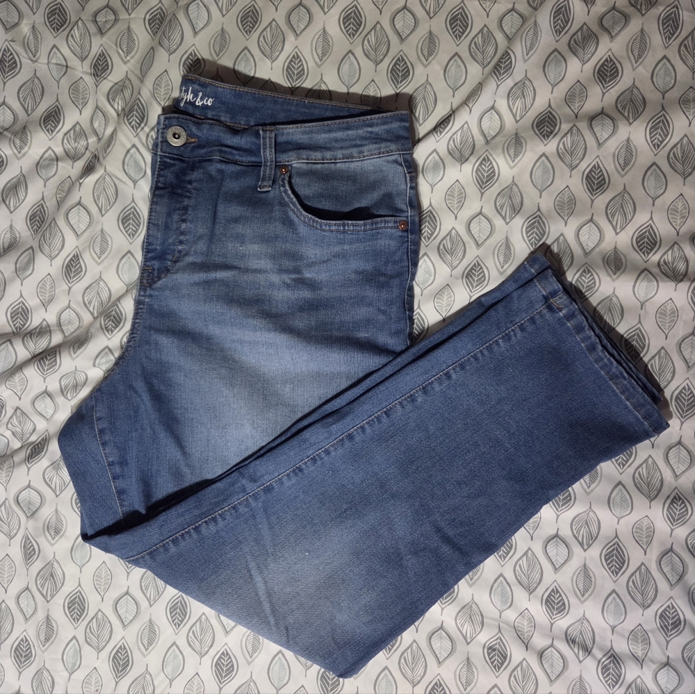 Style & Co. Women's Girlfriend Jeans - Light Wash - Picture 3 of 11